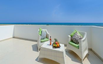 Sunrise Frontline Villas Sotira  外观 照片